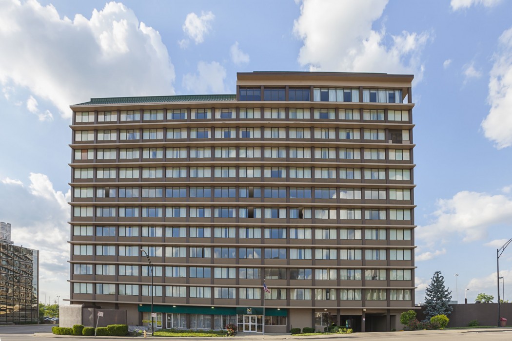 quality inn and suites cincinnati downtown