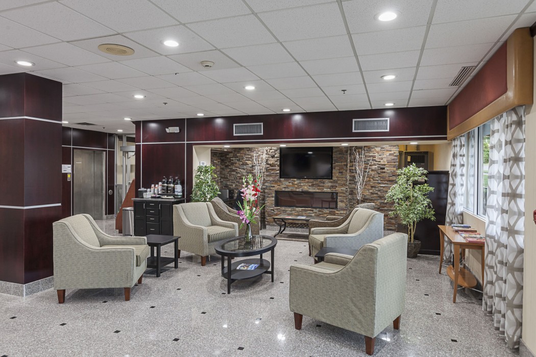 quality inn and suites cincinnati downtown