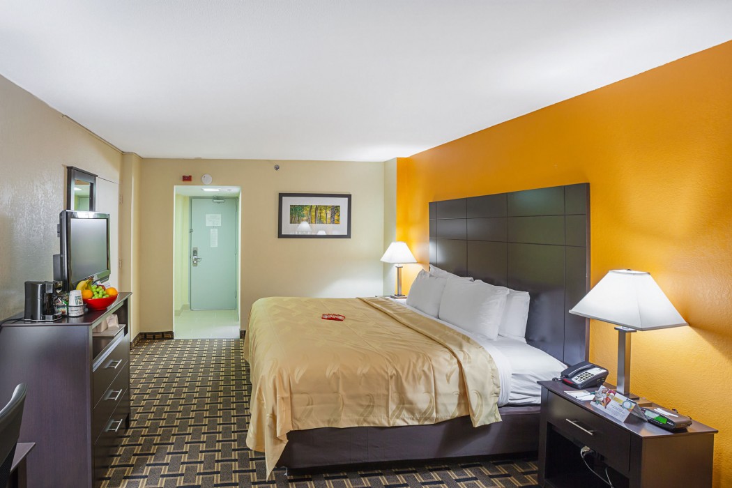 quality inn and suites cincinnati downtown