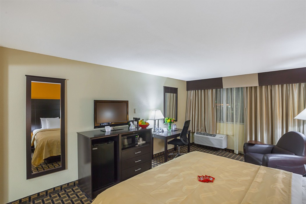 quality inn and suites cincinnati downtown
