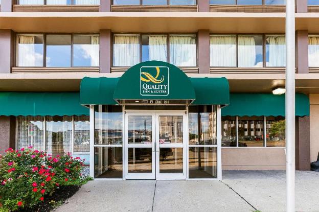 quality inn and suites cincinnati downtown