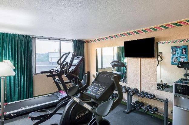 quality inn and suites cincinnati downtown