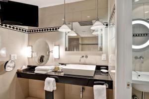 the cincinnatian hotel curio collection by hilton