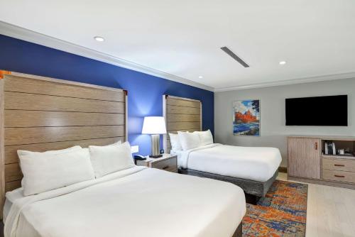 the cincinnatian hotel curio collection by hilton