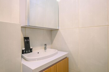 comfy design studio at grand kamala lagoon apartment