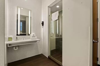 quality inn center city