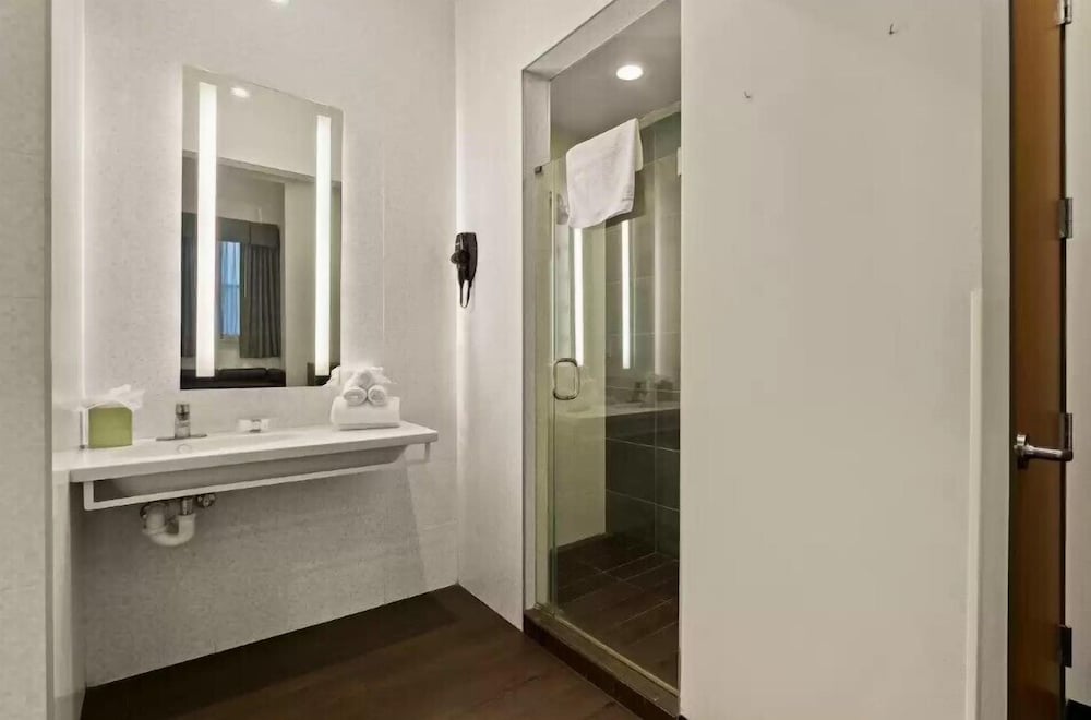 quality inn center city