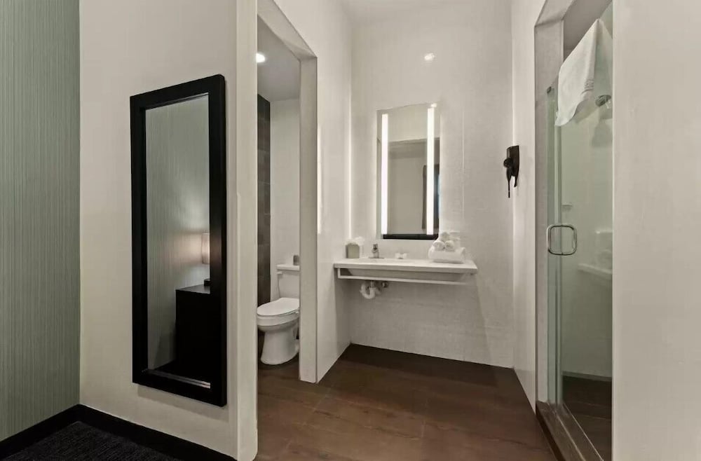 quality inn center city