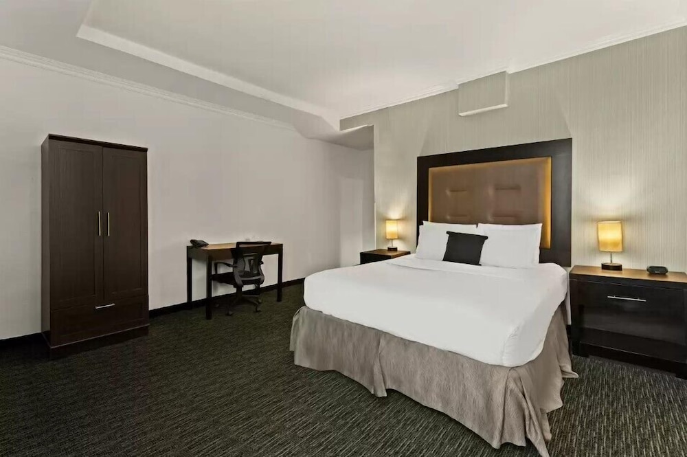 quality inn center city