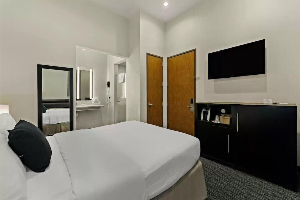 quality inn center city