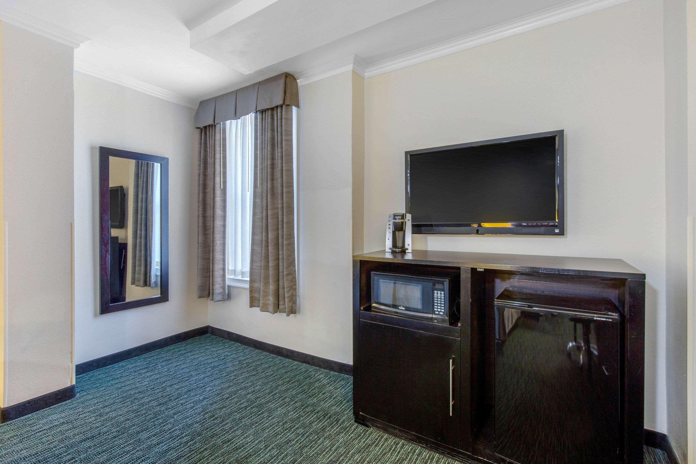 quality inn center city