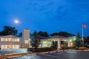 days inn and suites by wyndham cherry hill philadelphia