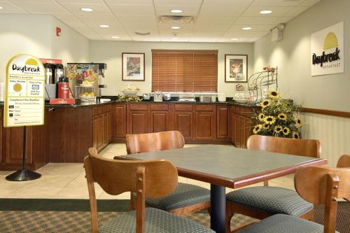 days inn and suites by wyndham cherry hill philadelphia