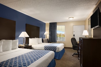 days inn and suites by wyndham cherry hill philadelphia