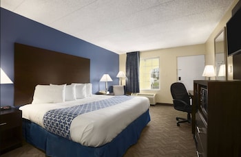 days inn and suites by wyndham cherry hill philadelphia