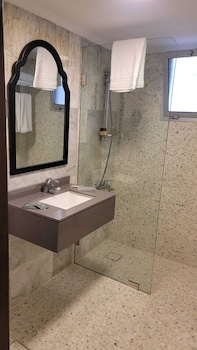 hotel napoleon beirut