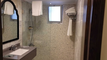 hotel napoleon beirut