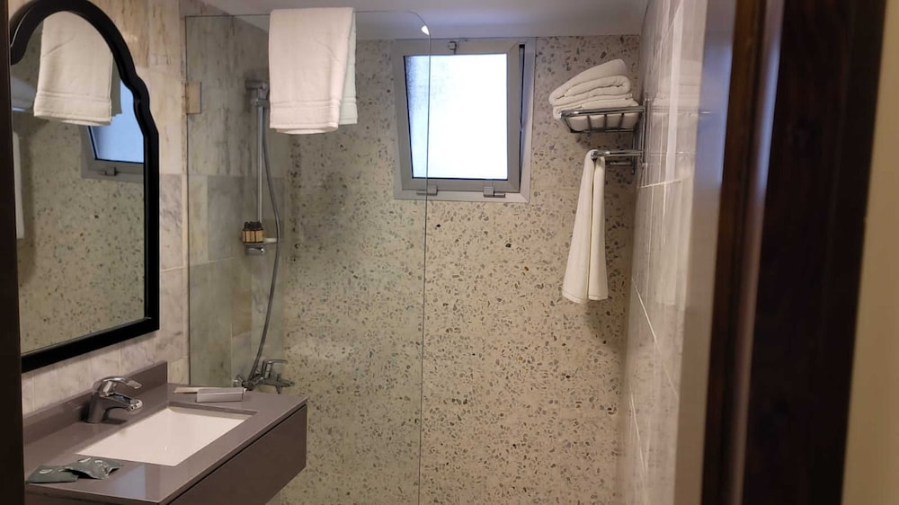 hotel napoleon beirut