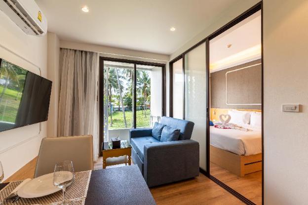aristo 2 beach front by holy cow 319