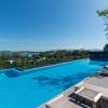 aristo 2 beach front by holy cow 319
