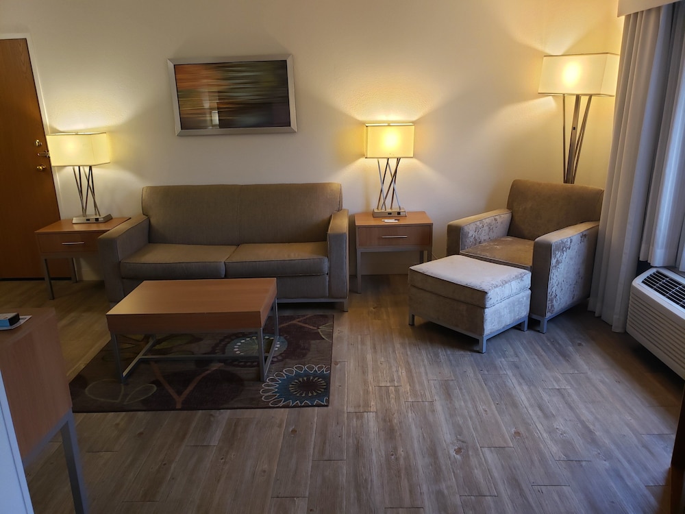 holiday inn express pittsburgh north by ihg
