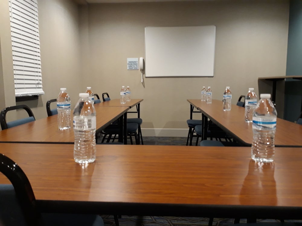 holiday inn express pittsburgh north by ihg