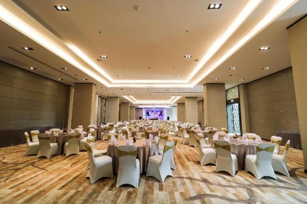 tk palace hotel and convention