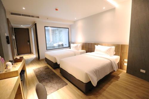 tk palace hotel and convention