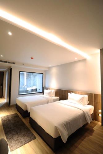 tk palace hotel and convention