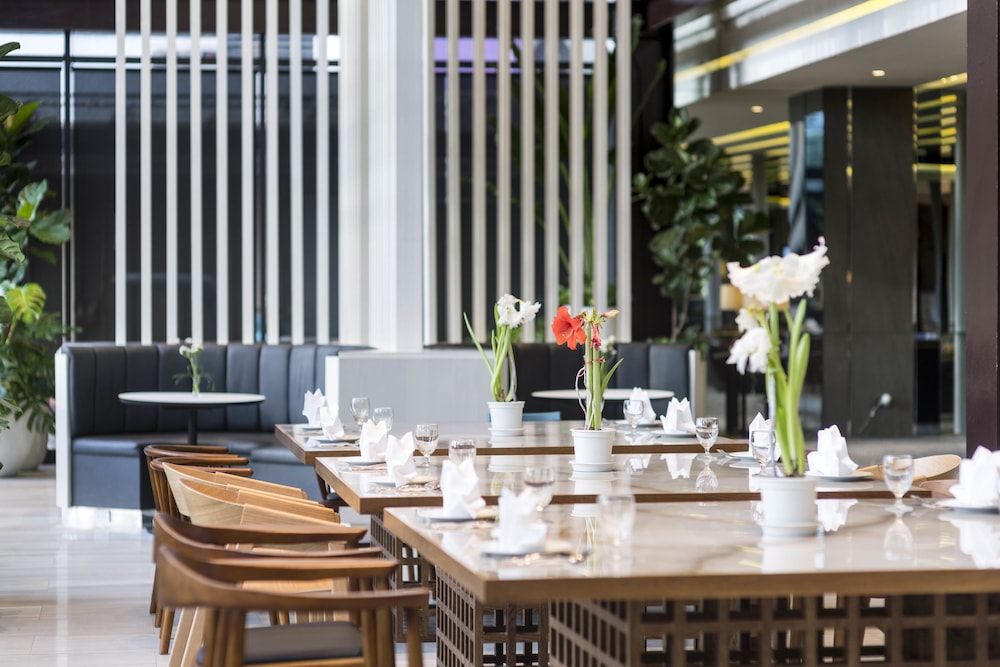 tk palace hotel and convention