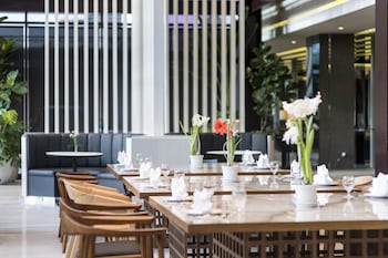 tk palace hotel and convention