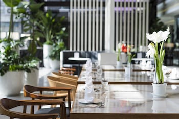 tk palace hotel and convention