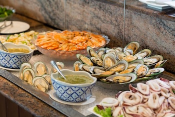 tk palace hotel and convention