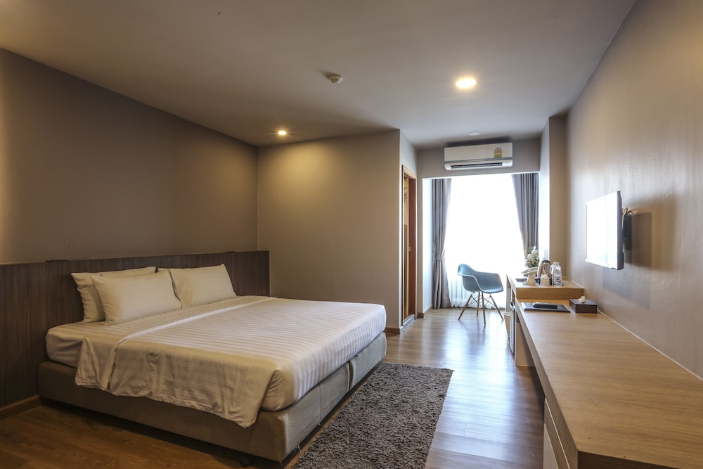 tk palace hotel and convention