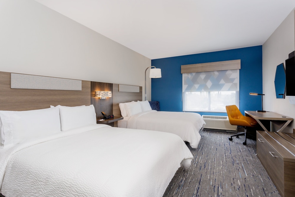 holiday inn express and suites tampa stadium area
