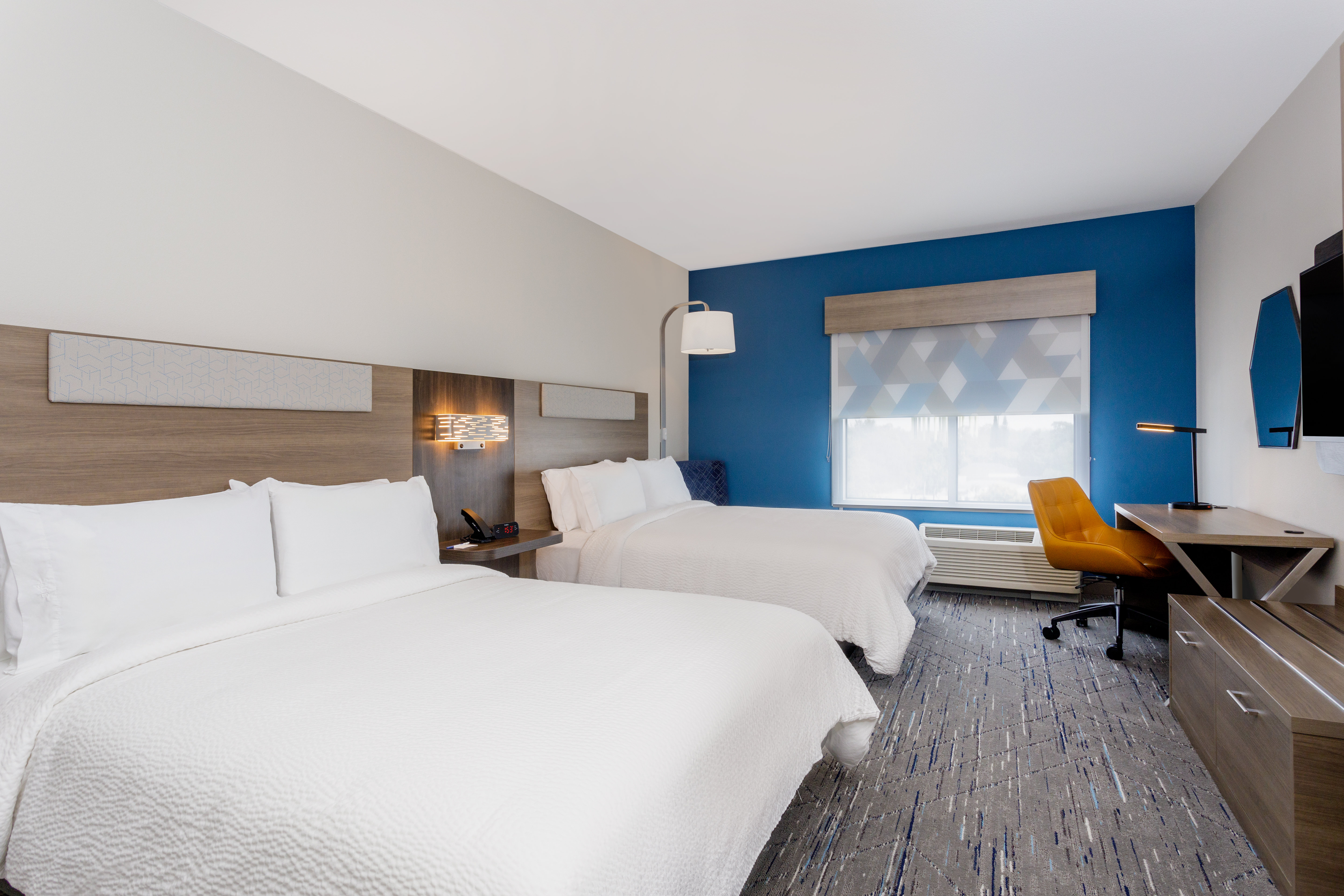 holiday inn express and suites tampa stadium area