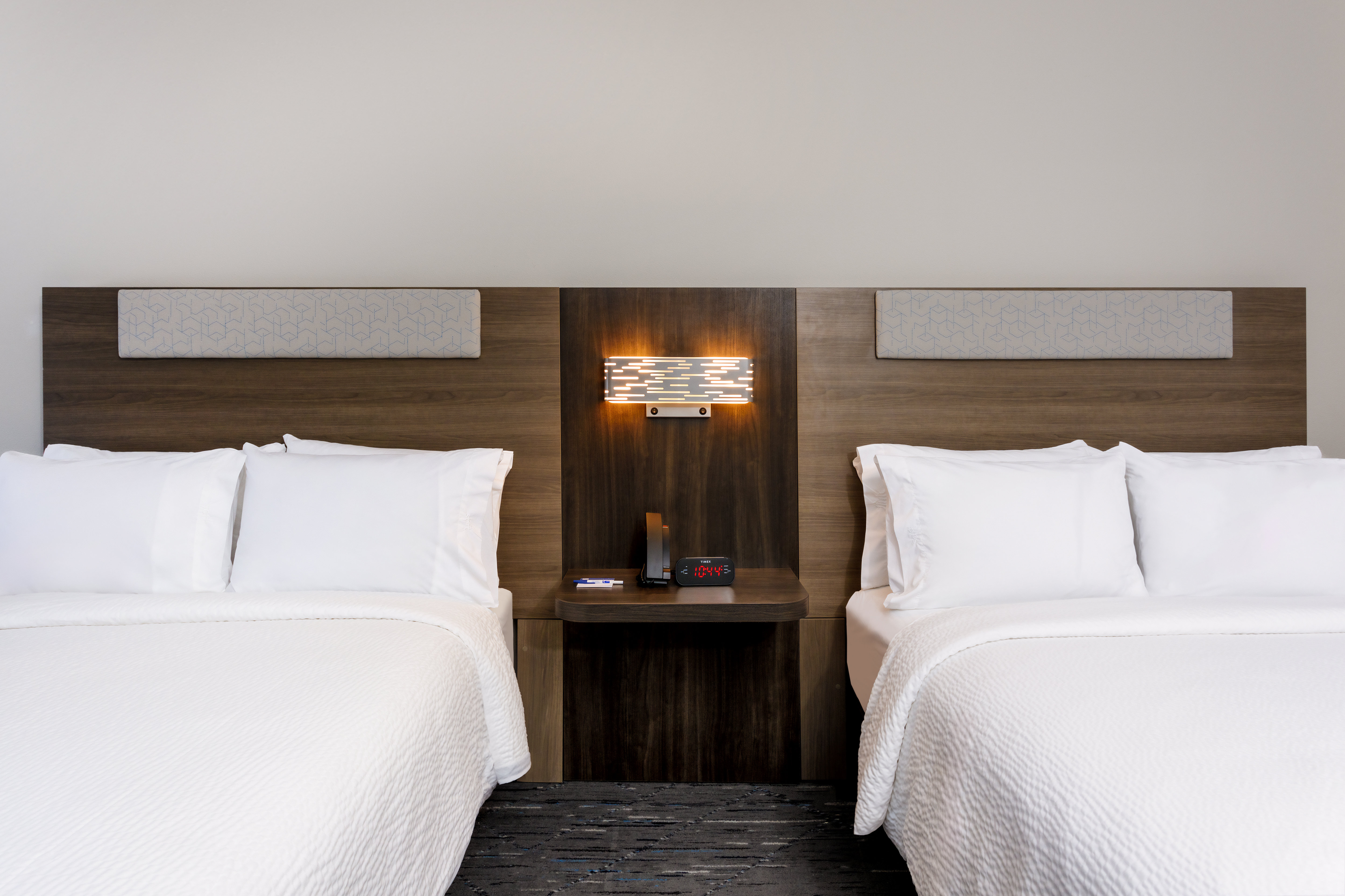 holiday inn express and suites tampa stadium area