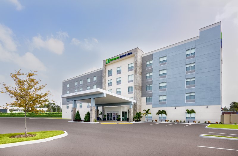 holiday inn express and suites tampa stadium area