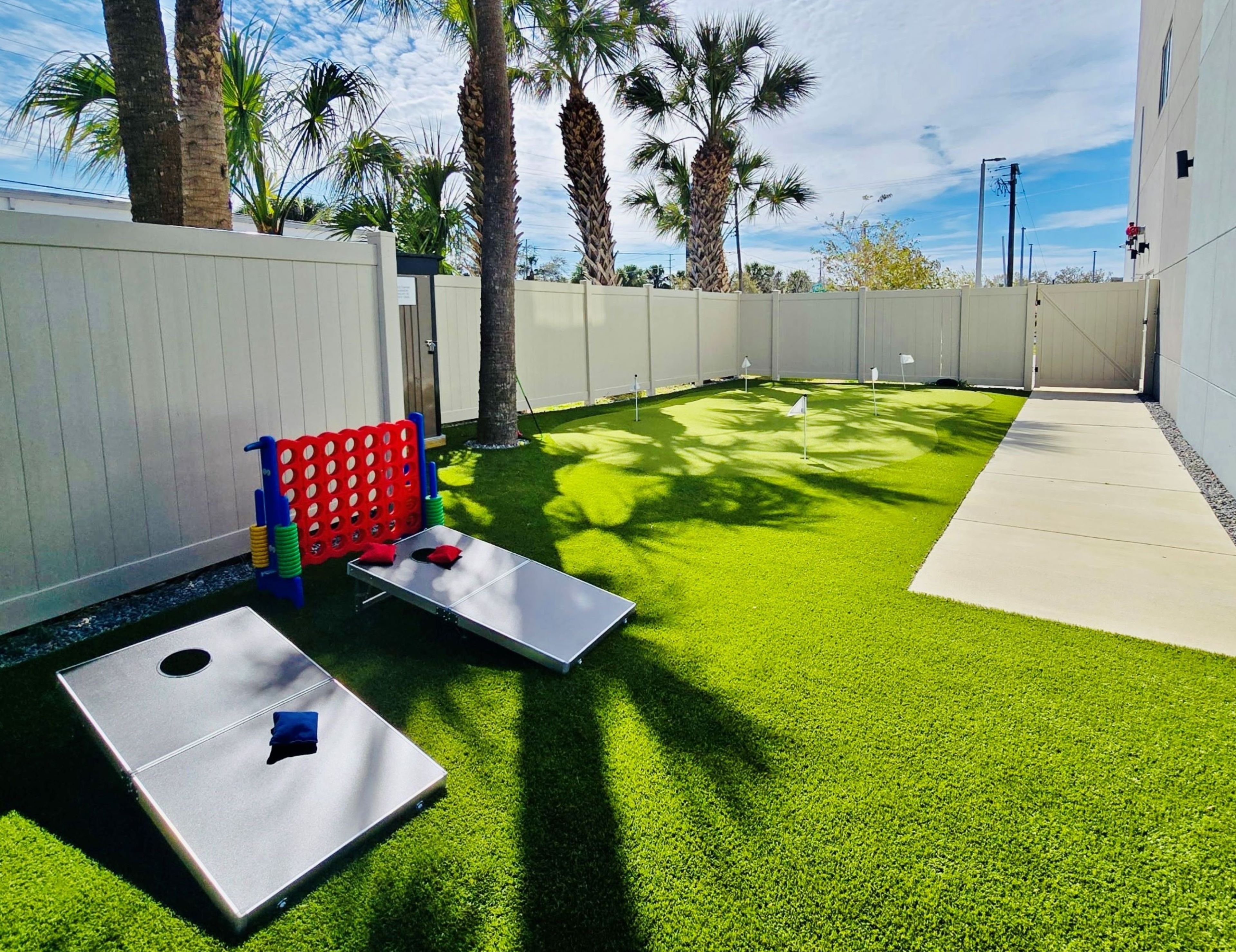 holiday inn express and suites tampa stadium area