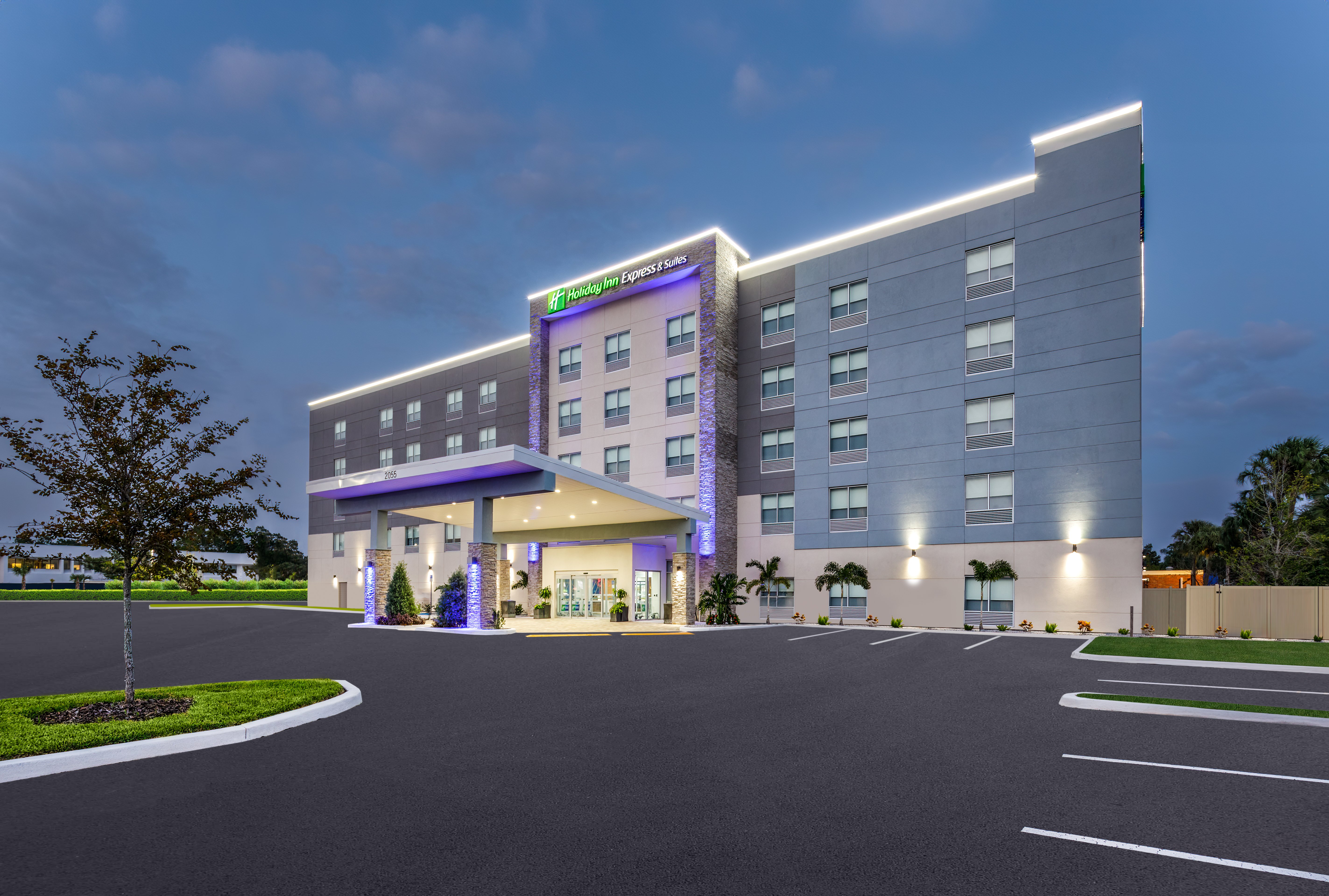 holiday inn express and suites tampa stadium area