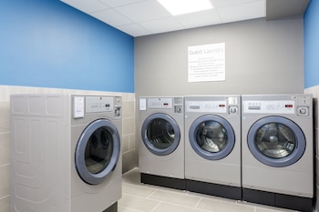 Holiday Inn Express & Suites Tampa - Stadium Area,Tampa>>Hillsborough County,4 star