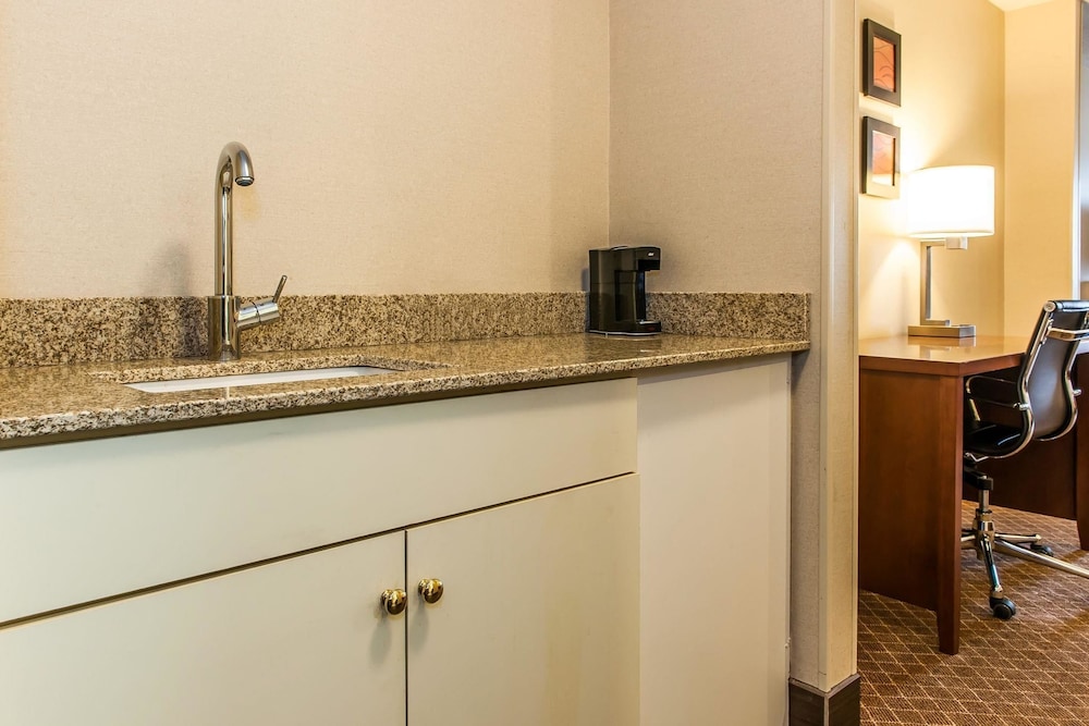 comfort inn east