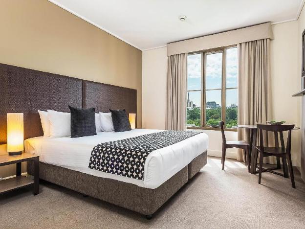 mantra on jolimont melbourne