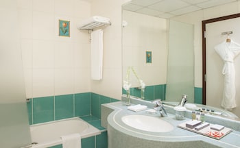 coral dubai deira hotel