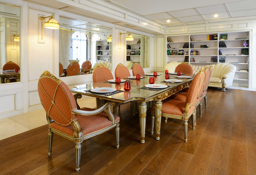 ambassadori hotel tbilisi