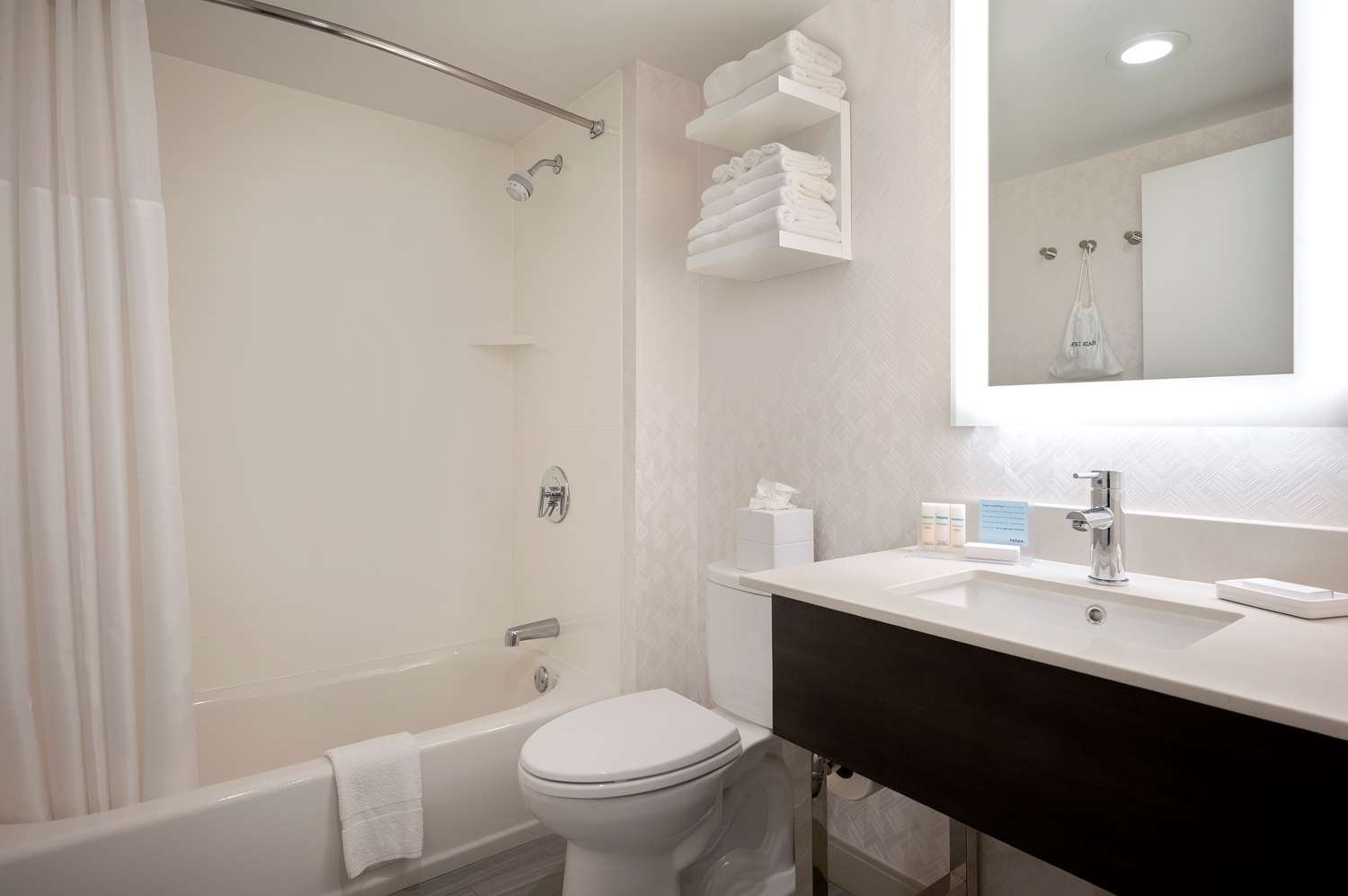 hampton inn by hilton boston cambridge