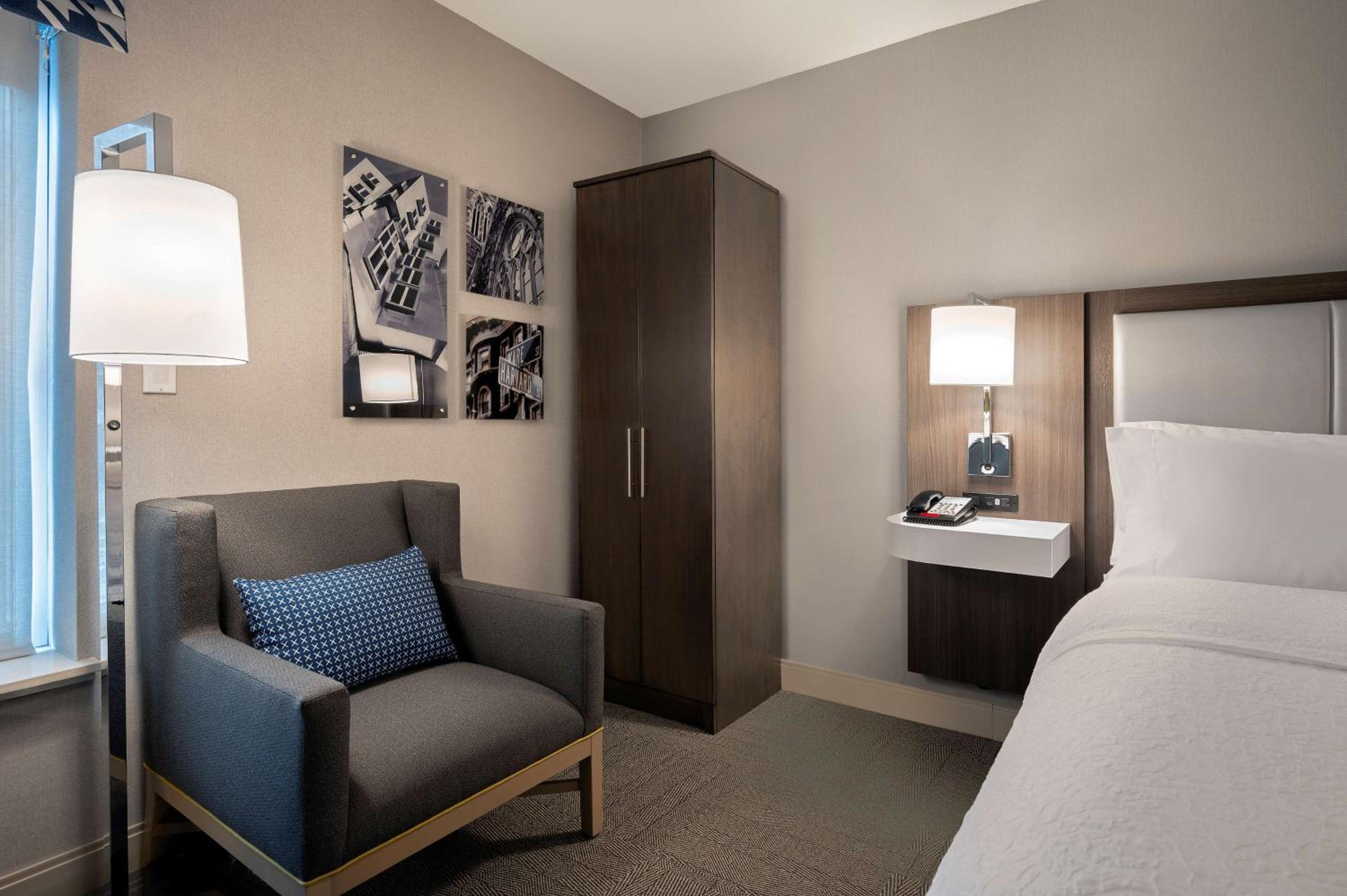 hampton inn by hilton boston cambridge