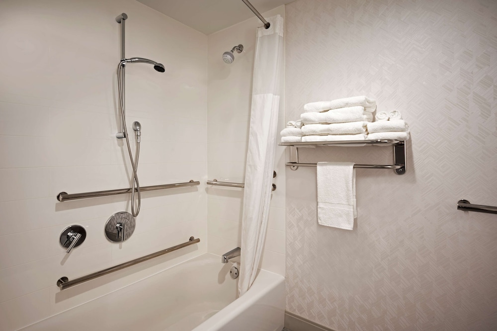 hampton inn by hilton boston cambridge