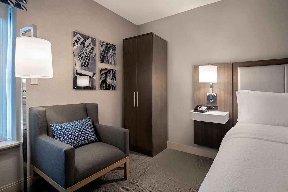 hampton inn by hilton boston cambridge