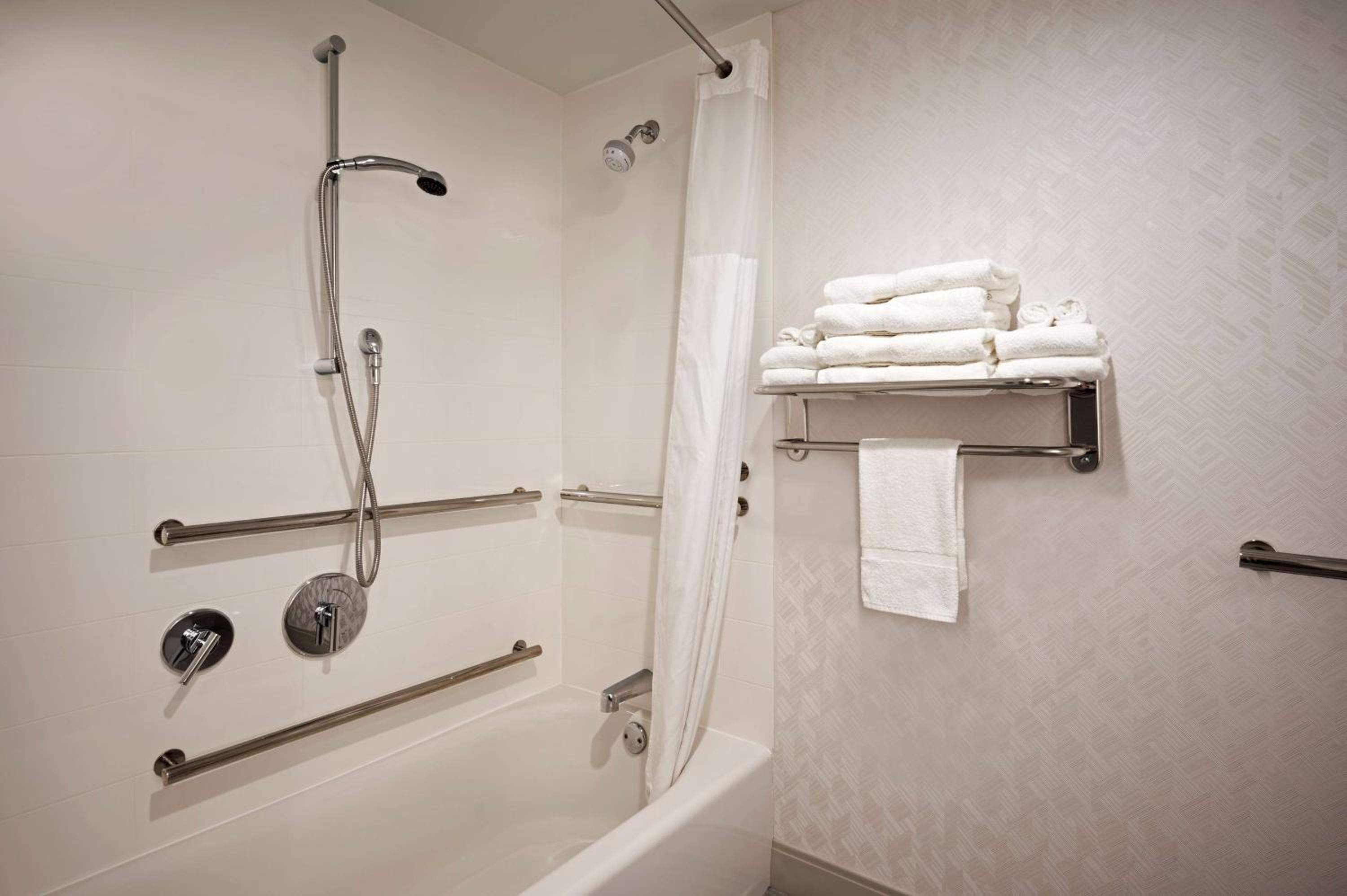 hampton inn by hilton boston cambridge